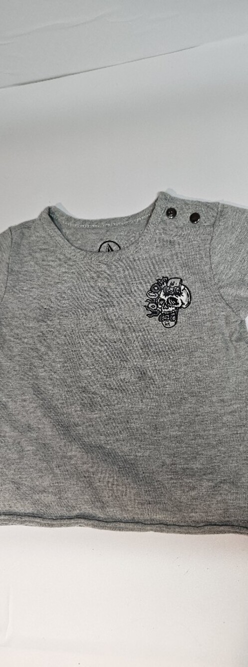 Volcom Baby Tee 12M Gray Skull Skateboard Graphic Snap Shoulder Shirt